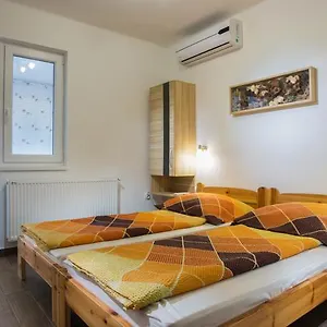 Negga Apartman , Hajdúszoboszló Węgry